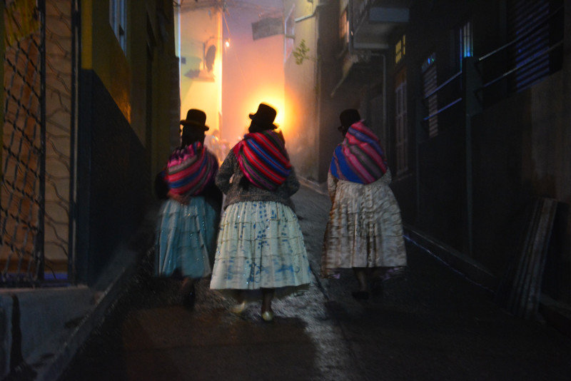 Cholitas heading home after the market