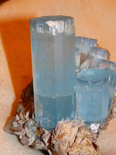 Aquamarine crystal 