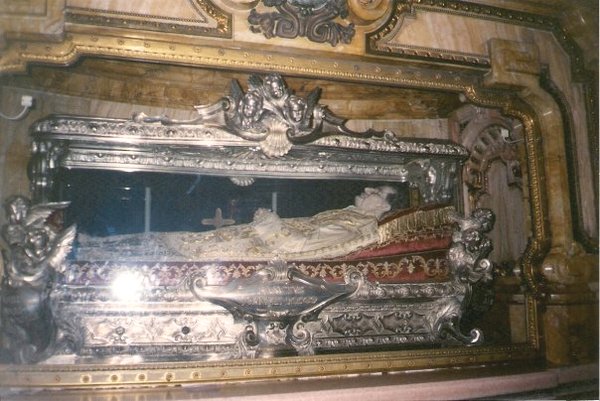 El cadaver real de don Bosco - Real don Bosco's corpse.