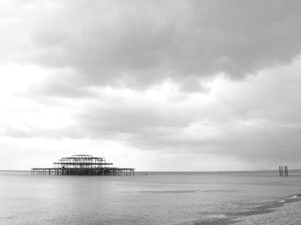 Brighton: Burnt old pier