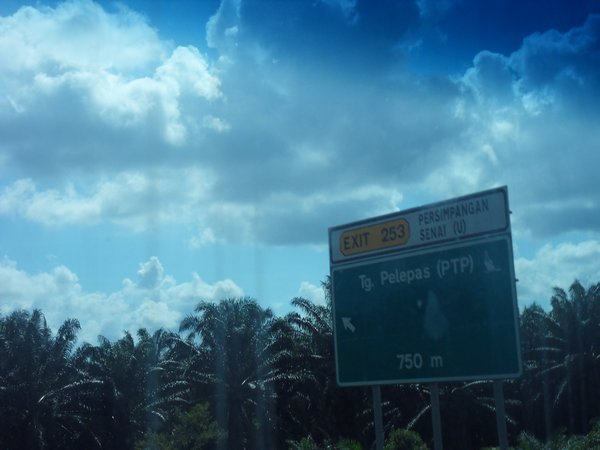 Some scenery on the way into Malaysia...