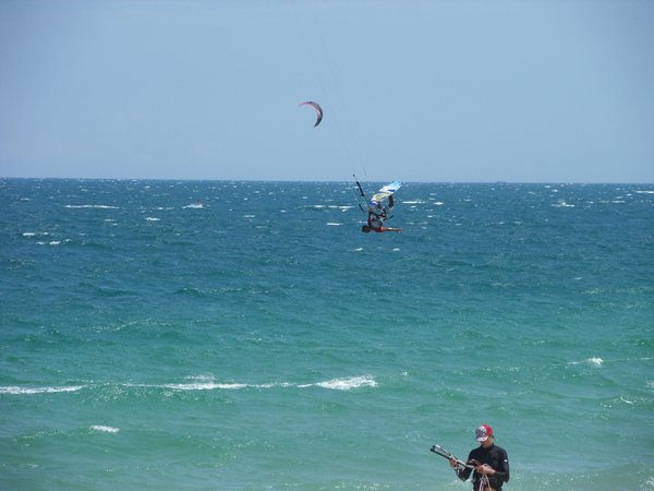 kite surfers crazy stunts