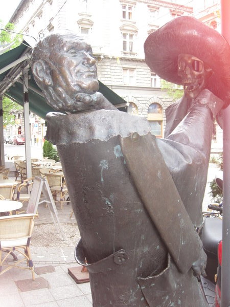 Skeleton statue, Budapest