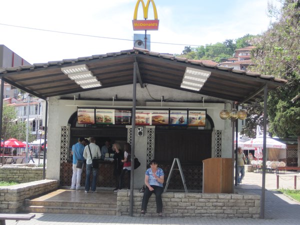 Cinder block Macca's, Ohrid