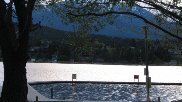 Swimming pool on the Lake