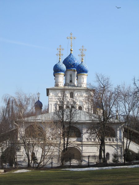 Komolskoe church and park 2