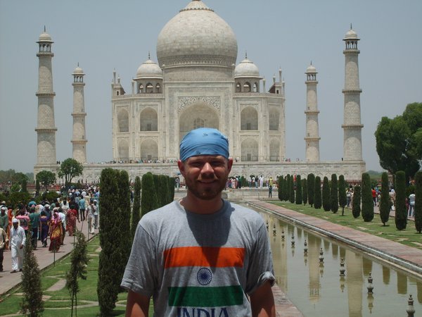 Brad infront of Taj
