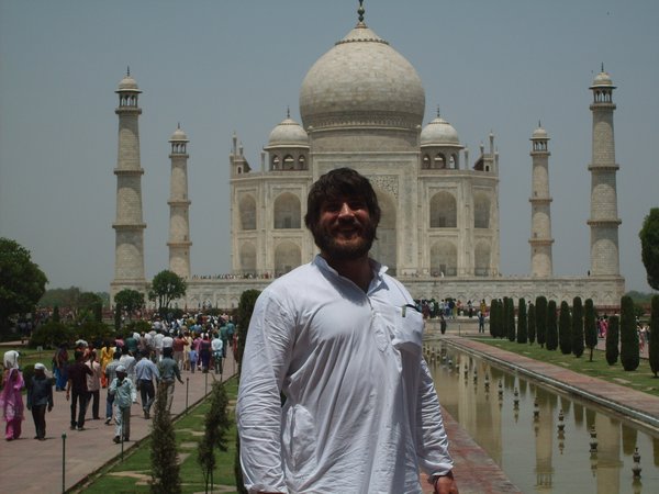 Brian infront of Taj