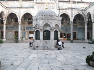 Yeni Mosque - Courtyard