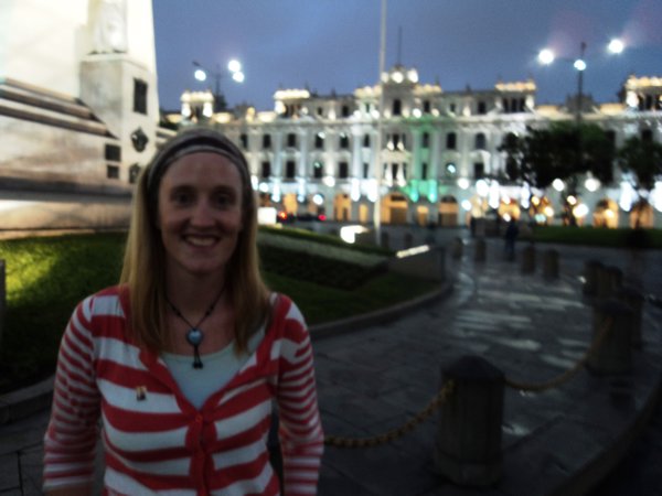 Yvonne in the square - Lima