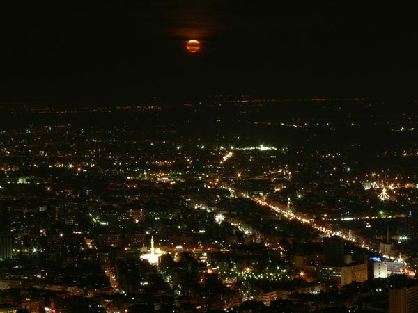 Moonrise over Damascus 