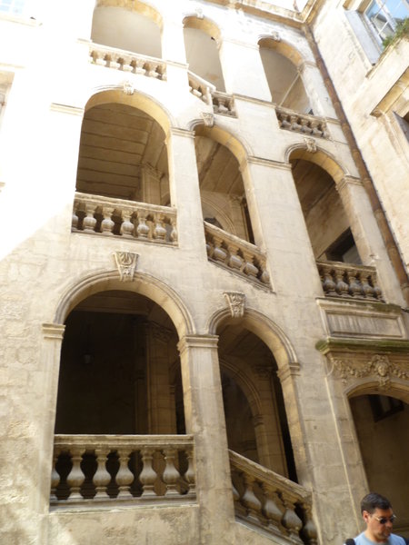 Escalier de pierre à Montpellier