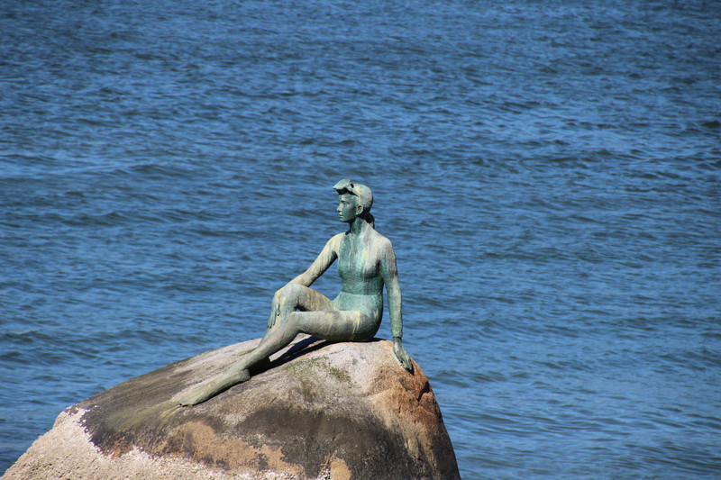 The Girl In The Wetsuit Statue