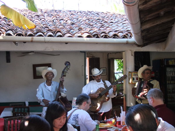 Mexican ensemble at lunchtime