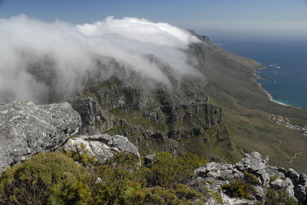 Cloud spills off table mountain