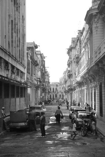 Street scene off Prado - a main promenade in Central Habana...