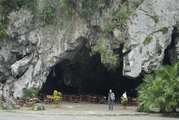 Cave Bar north of Vinales...
