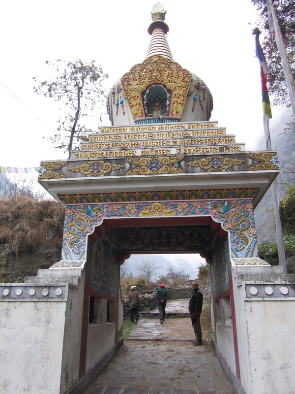 On the way to the gompa