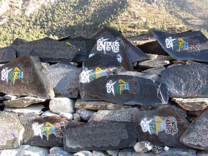 Mani stones, Upper Pisang