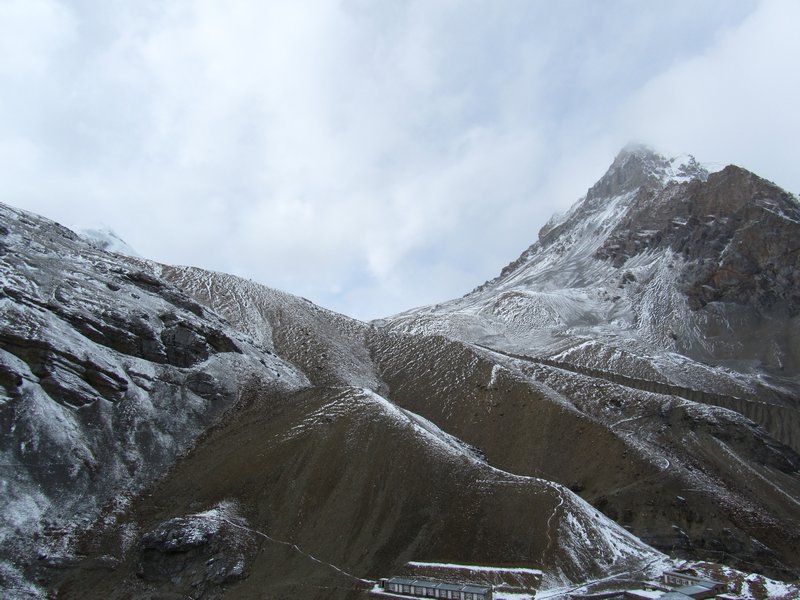 A view of the pass from Thorong Phedi