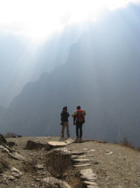 hikers in Tiger Leaping Gorge