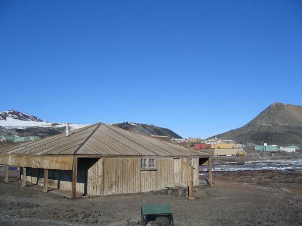 Discovery Hut