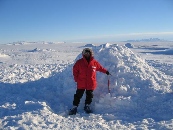 On the Summit of the Ross Ice Shelf