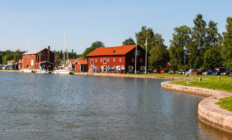 Along the Göta Canal 