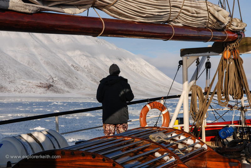 Sailing in Liefdefjord 5