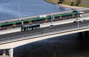Perth-fwy-Train-Bridge
