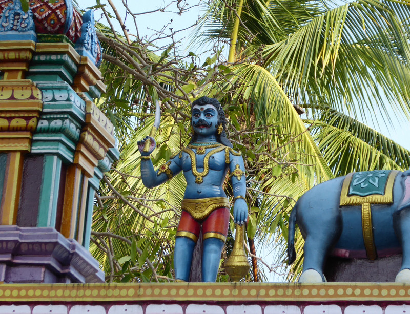 Exterior figure on Sonnaiyan temple