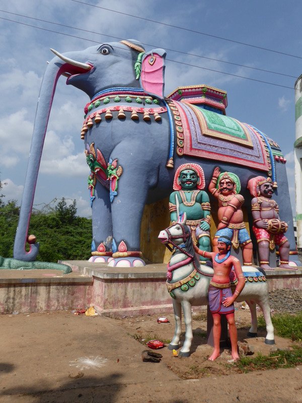 Villaiyandavar Temple at Anaikarai