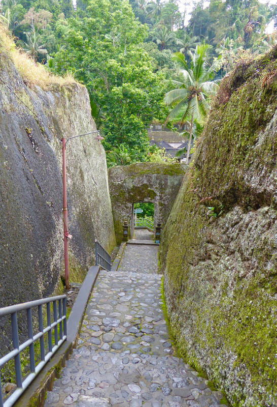 Down the rock cut stairs at Gunung Kawi 