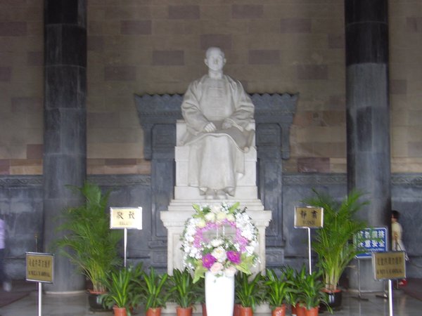 Sun Yat-sen memorial statue