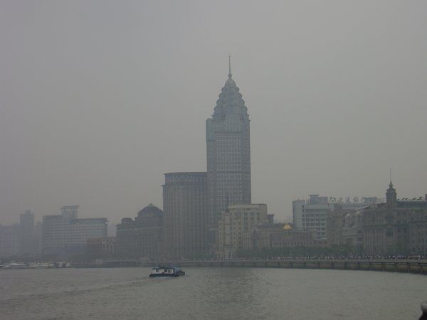 Bund promenade - view to Pudong