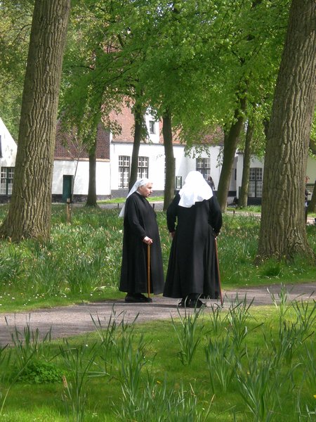 Nuns in Begijnhof, Bruges
