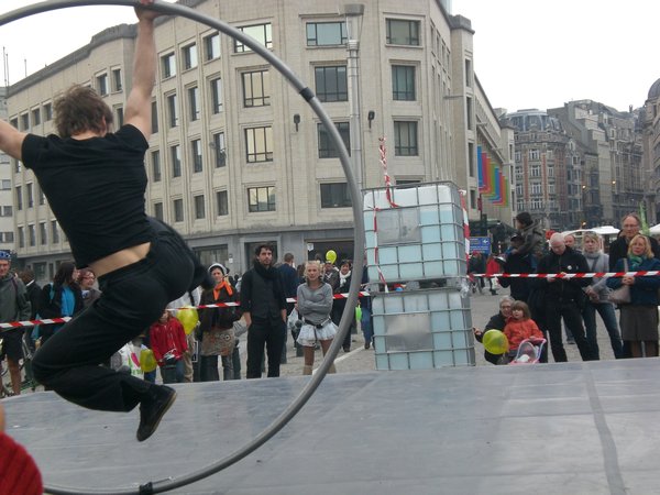 acrobat, Brussels