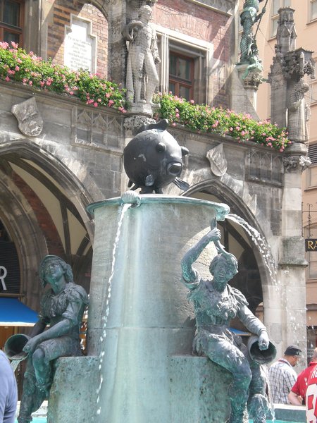fish fountain on Marienplatz