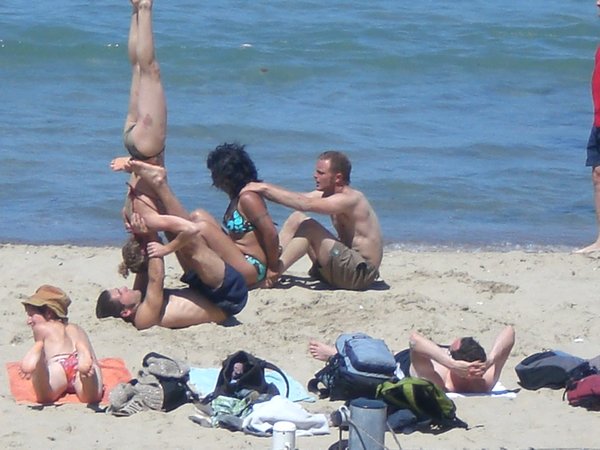 acrobatics on the beach, Marseille