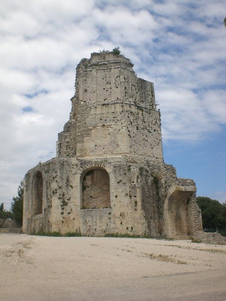 Roman tower, Nimes