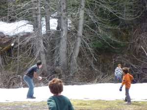 2. Snow fight