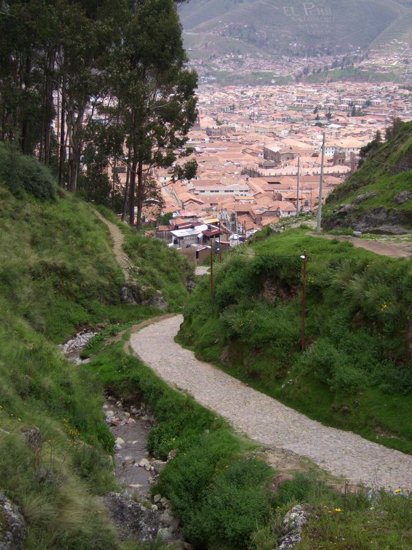 Track from Cusco to Saqsaywaman
