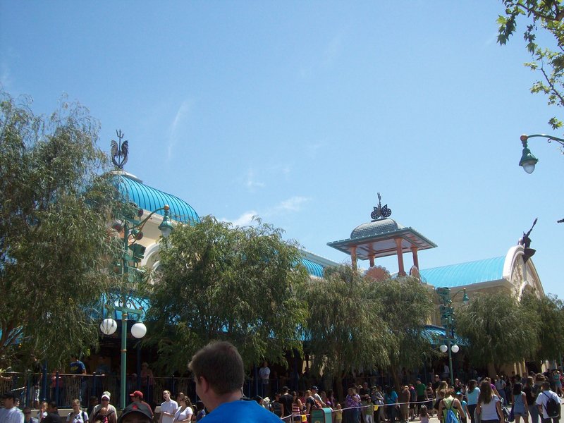 A partial view of the outside of the ride