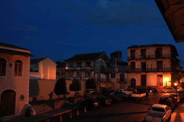 Casco Viejo at night