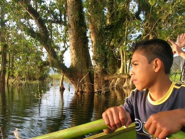 Lago de Yojoa - Our "Boat Boy"