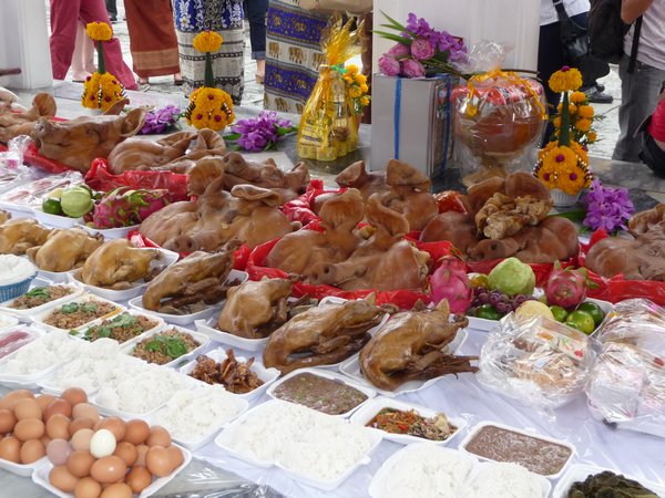 food offerings to the emerald buddha