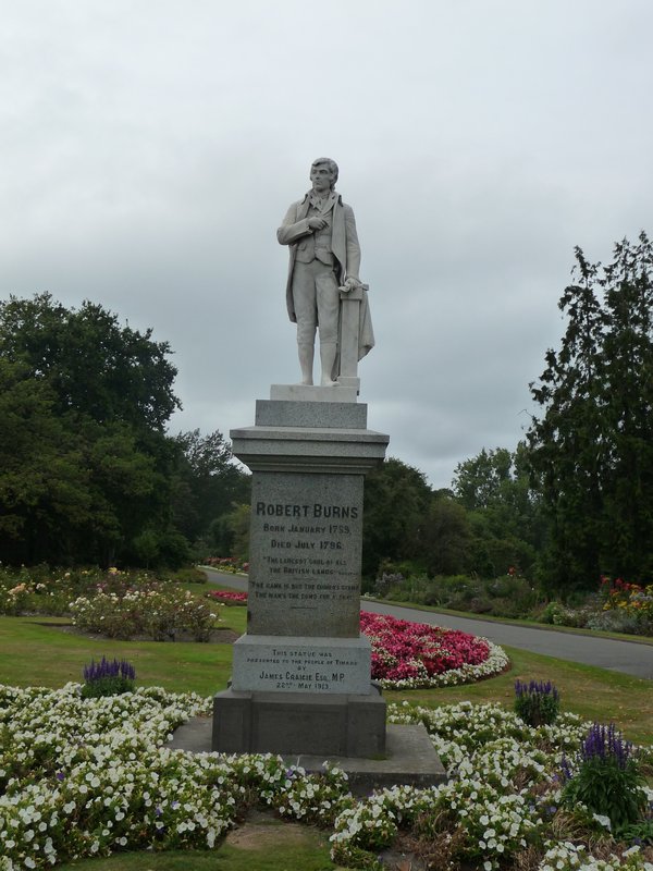statue in the botanical gardens