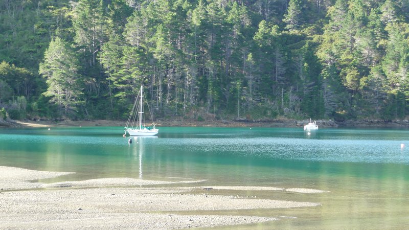 boats in elaine bay
