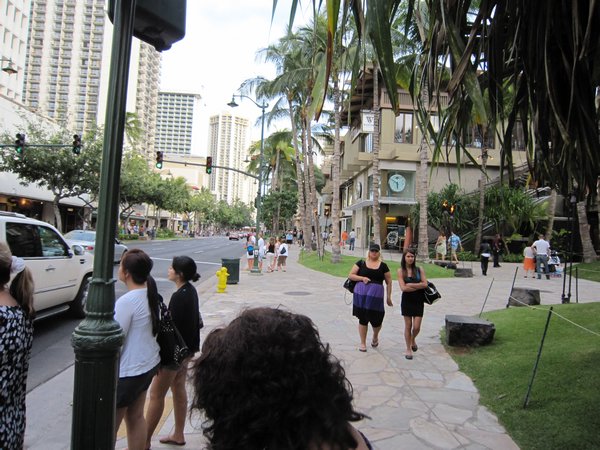 H53 Waikiki shops