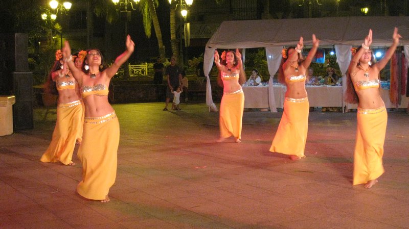 Danses tahitiennes a Papeete